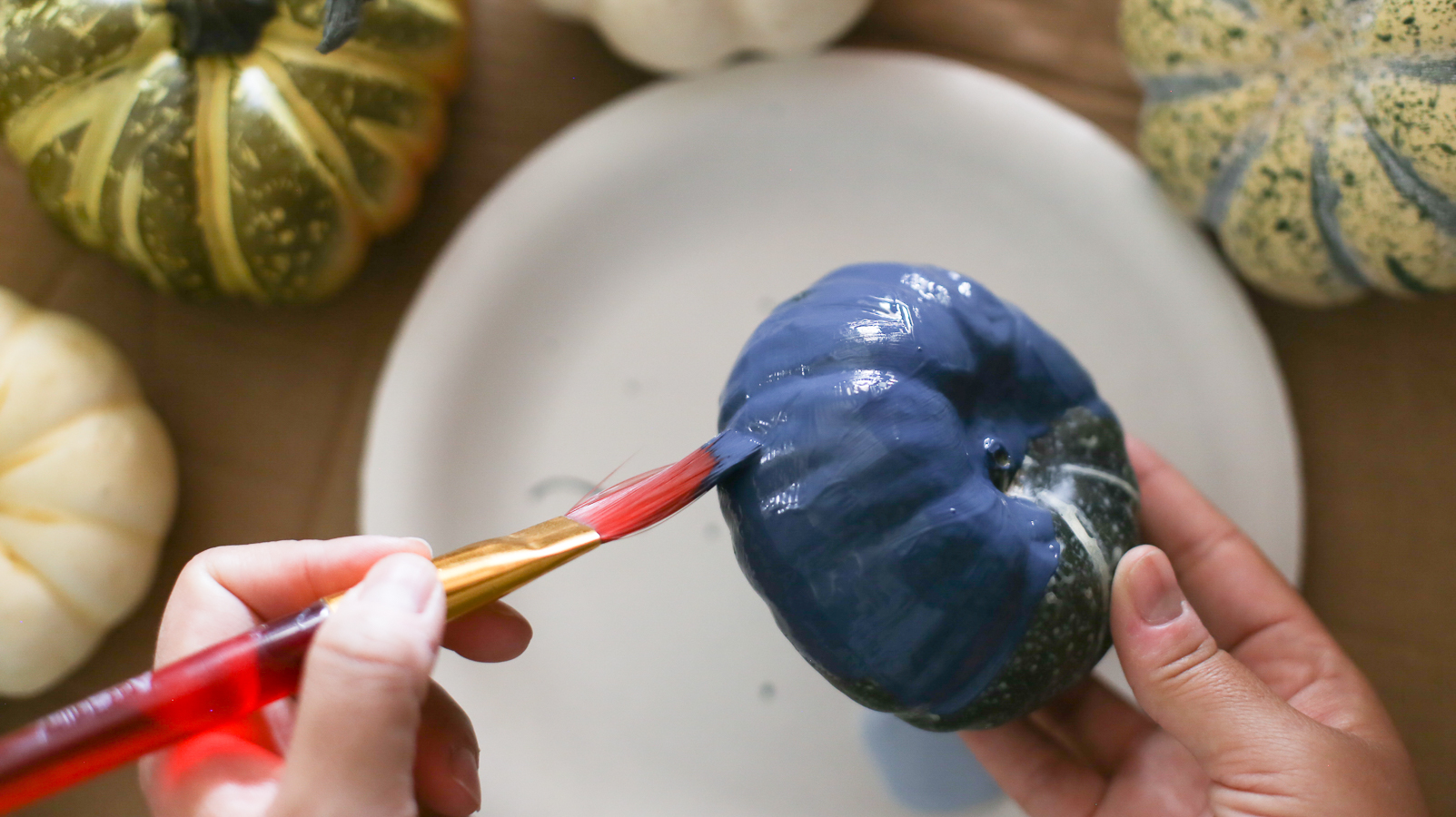 How to paint ombre pumpkins for fall - Tutorial